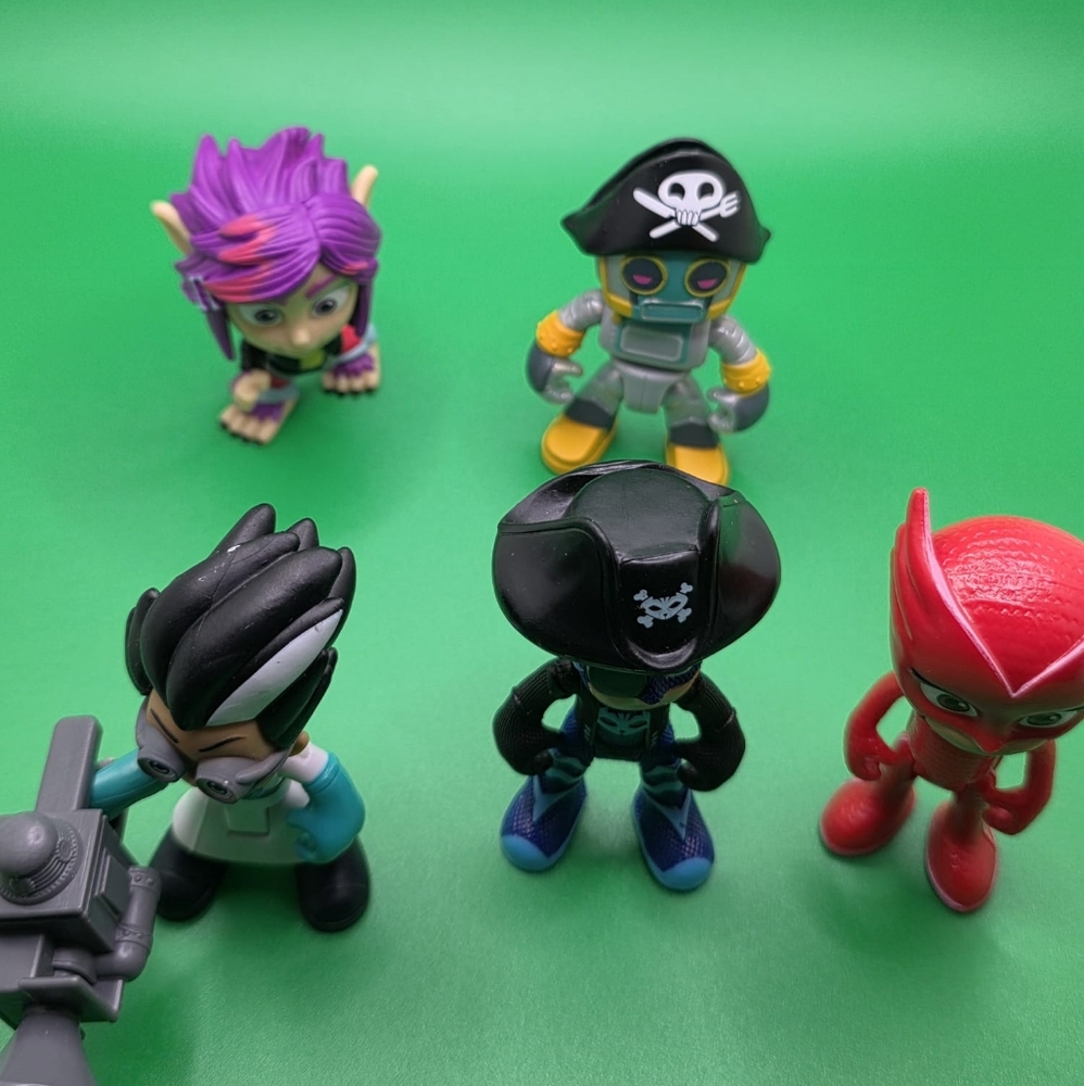 Superhero and Pirate Action Figure Set Pj Masks - Picture 3 of 5